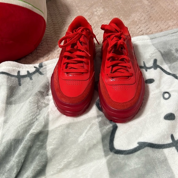 Red comfortable size 5 never been worn smell like cherries